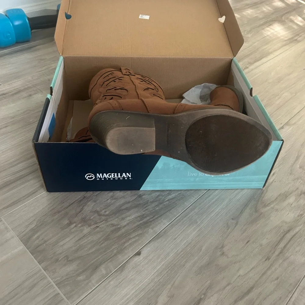 Magellan Outdoors Women's Meredith Chopout Western Boots - Picture 2 of 5